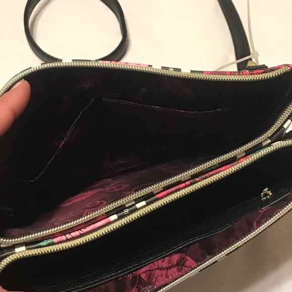New Betsey Johnson Pink Roses Dual ZIP Purse - Picture 8 of 9